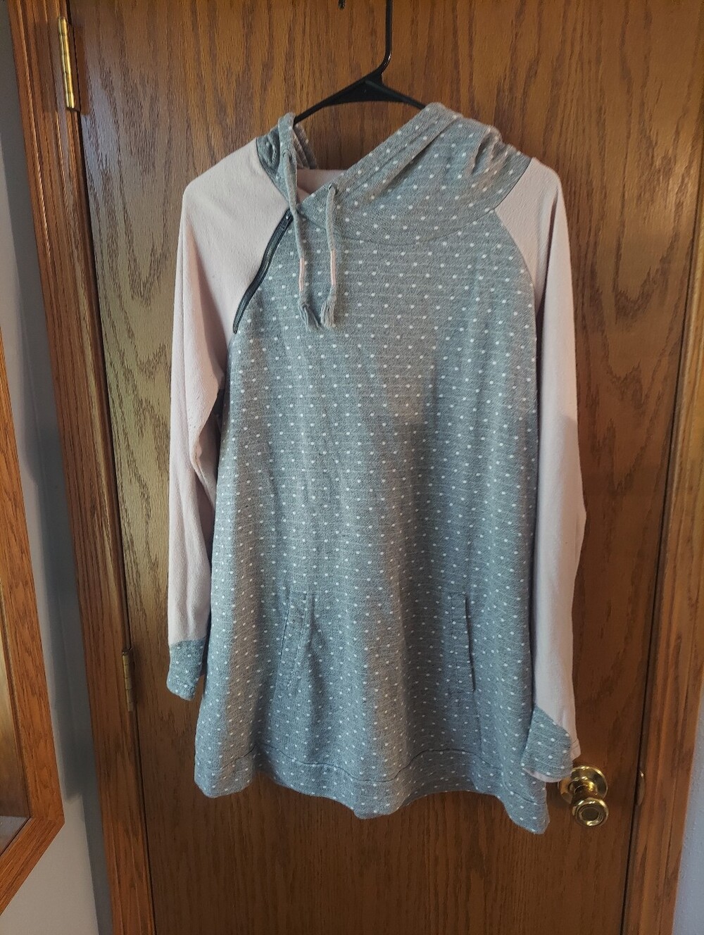 Maurices Women's XXL Gray & Pink Polka Dot Asymmetric Zip Crossover Hoodie